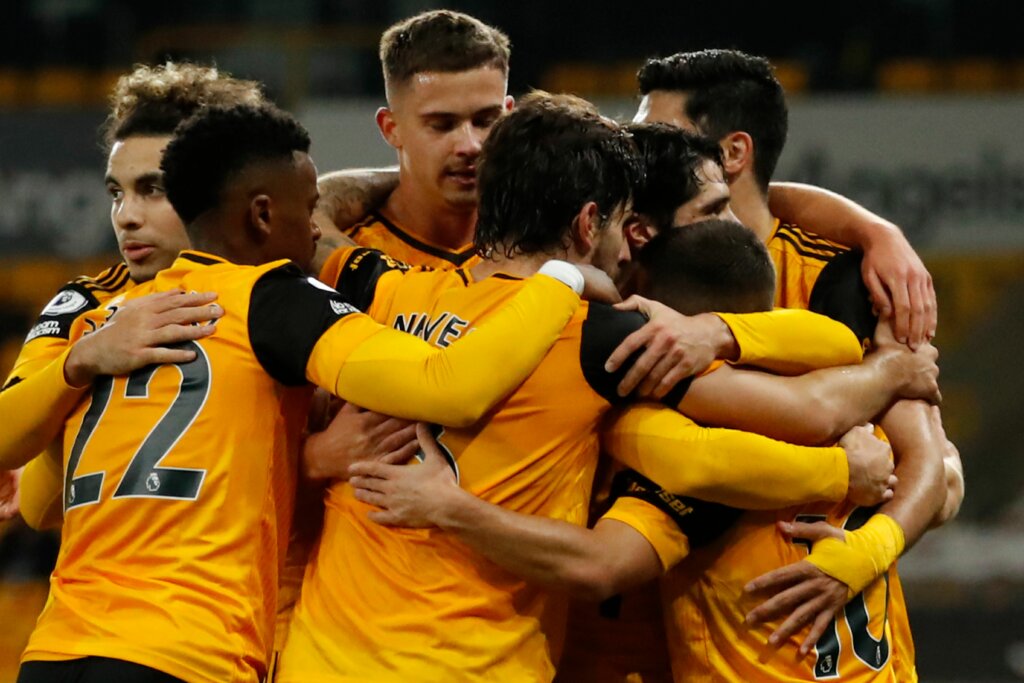 Premier League: Wolverhampton, 2-0 al Crystal Palace e primo posto