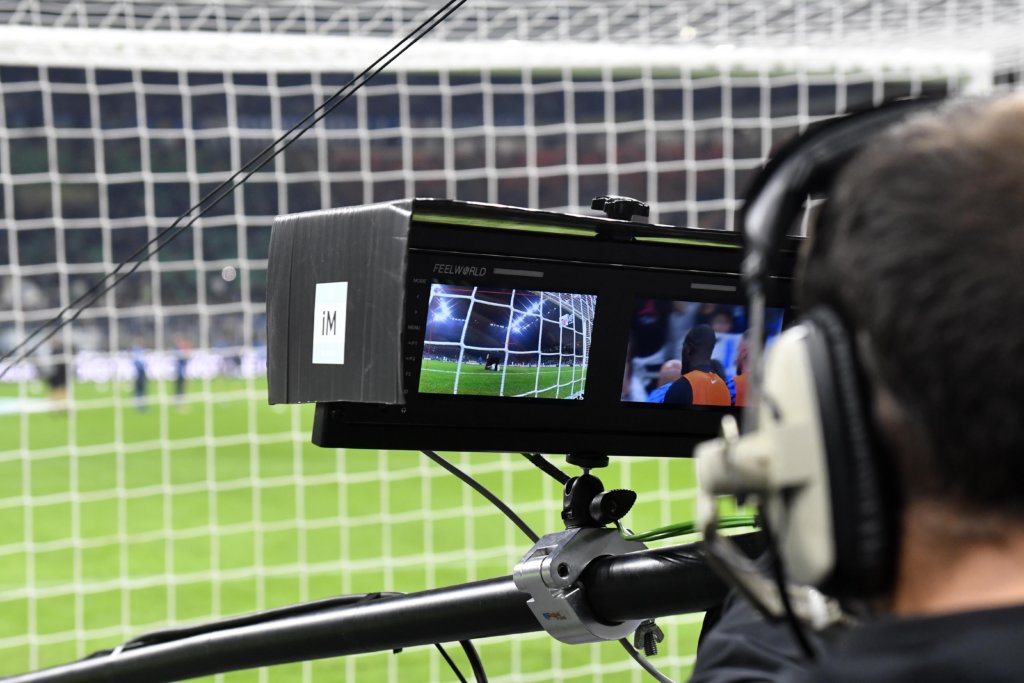 Diritti tv, la Serie A vuole 1,15 mld annui per il triennio 2021/24