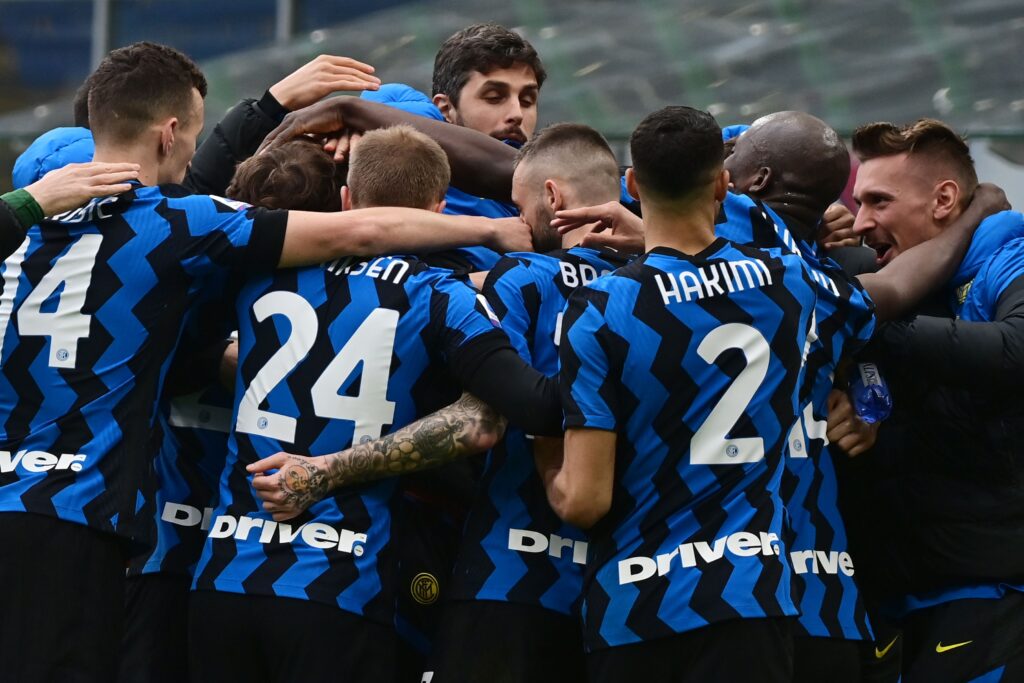 Milan-Inter 0-3, la squadra di Conte annienta i rossoneri