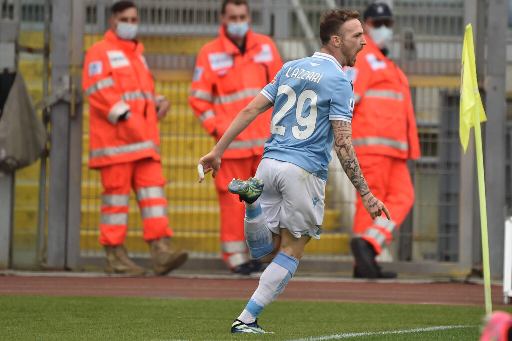 Lazio, squalifica di una giornata per Lazzari e Correa