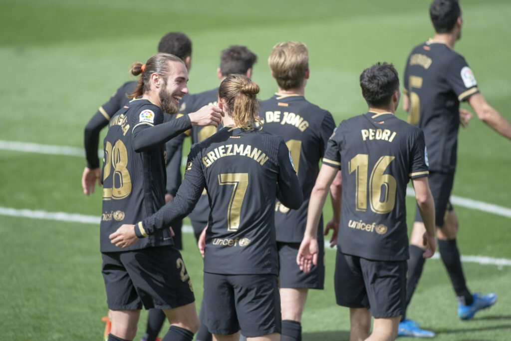 Barcellona, la sfida con il Granada vale la vetta della Liga