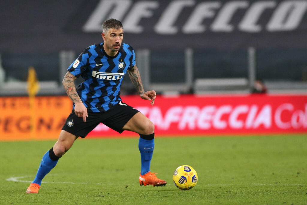 Inter, Kolarov resterà per un altro anno. Ingaggio dimezzato