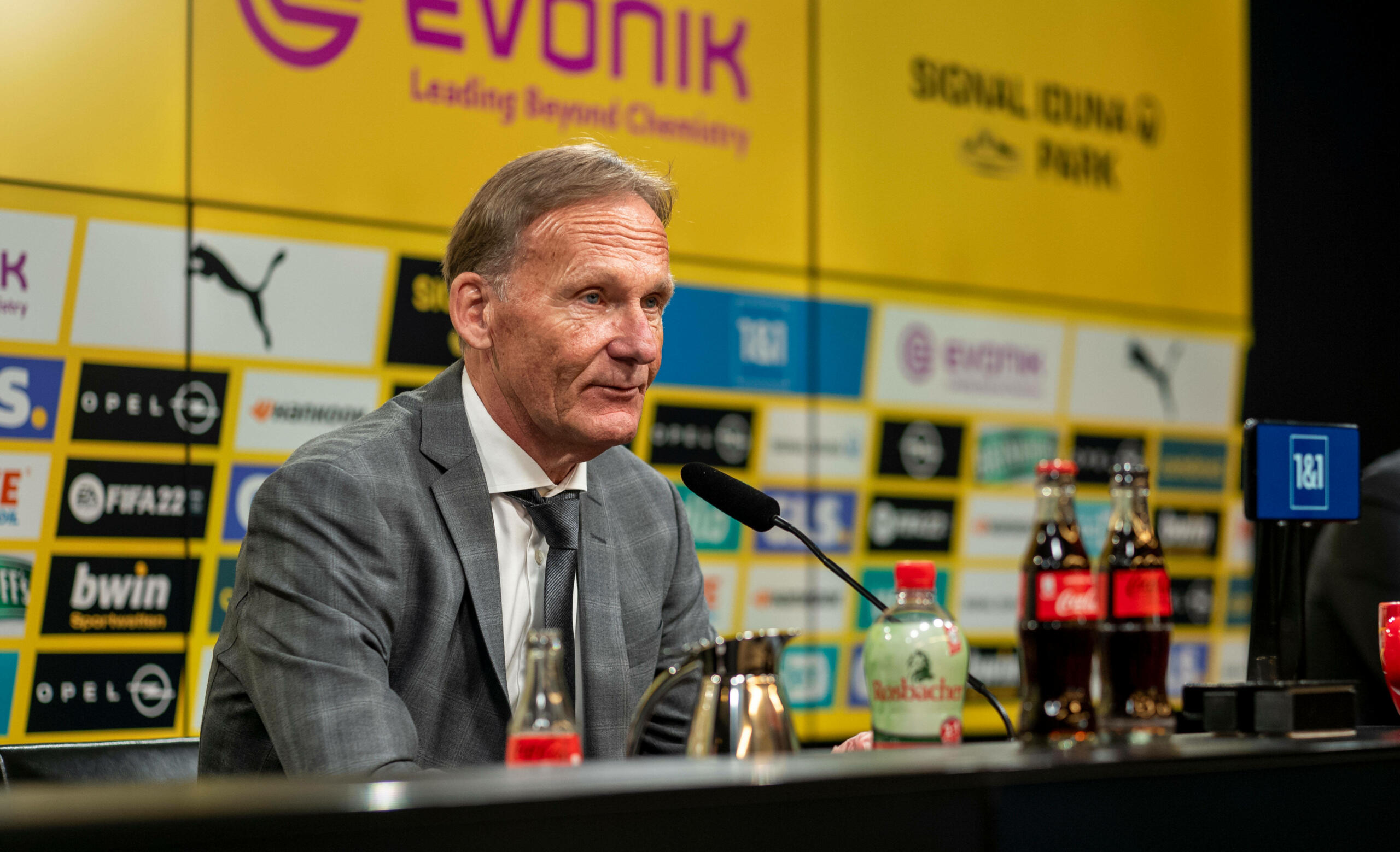 Colorita e decisa la smentita di Watzke, ad del Borussia Dortmund, in merito alla futura cessione di Haaland per motivazioni di borsa.