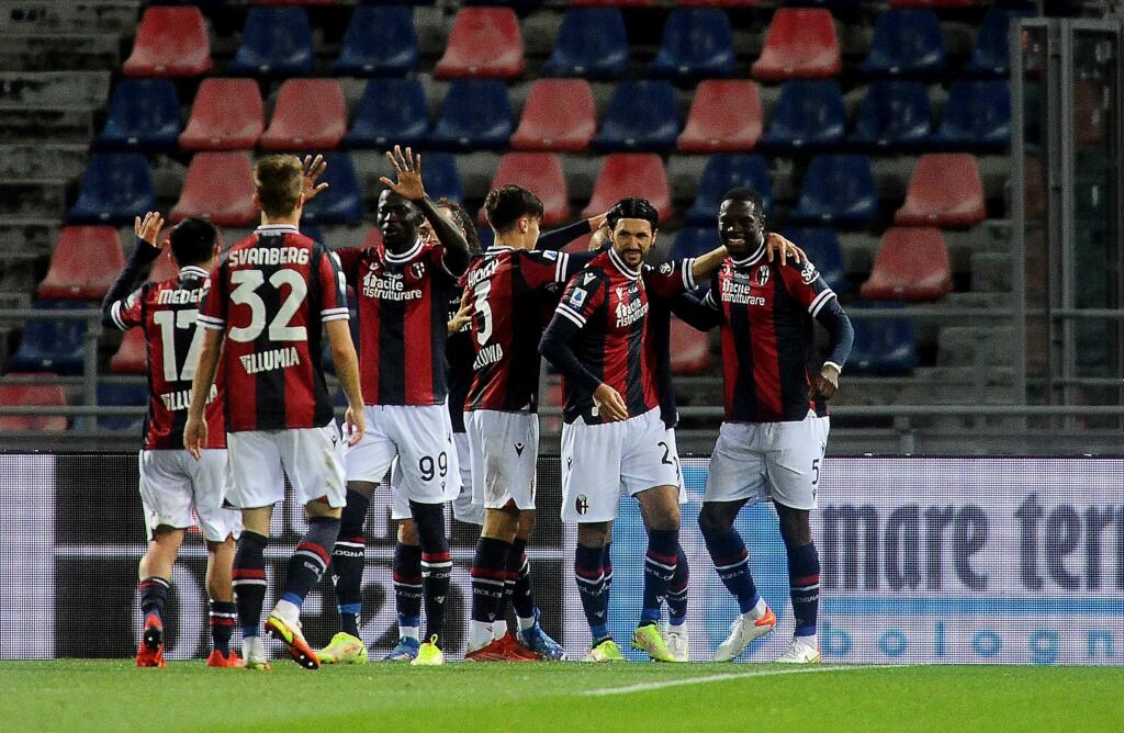 Bologna-Cagliari 2-0, De Silvestri e Arnautovic decidono il ‘Monday Night’