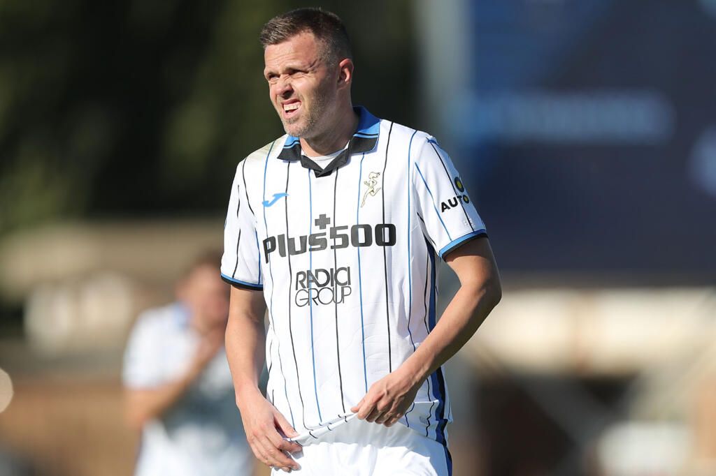 Atalanta, tifosi per Ilicic a Zingonia nel giorno del compleanno