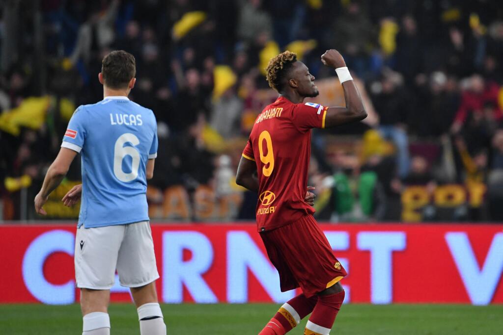 Roma-Lazio 3-0 nel primo tempo: doppietta Abraham, poi magia Pellegrini