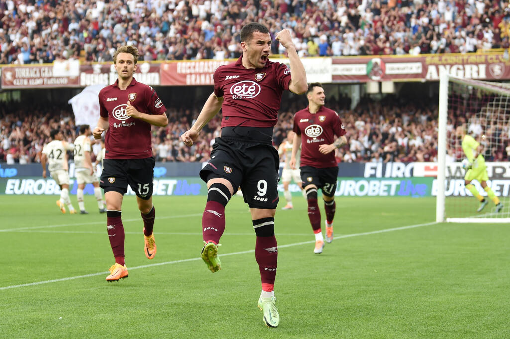 Salernitana-Venezia 1-0, fine primo tempo: la sblocca Bonazzoli su rigore