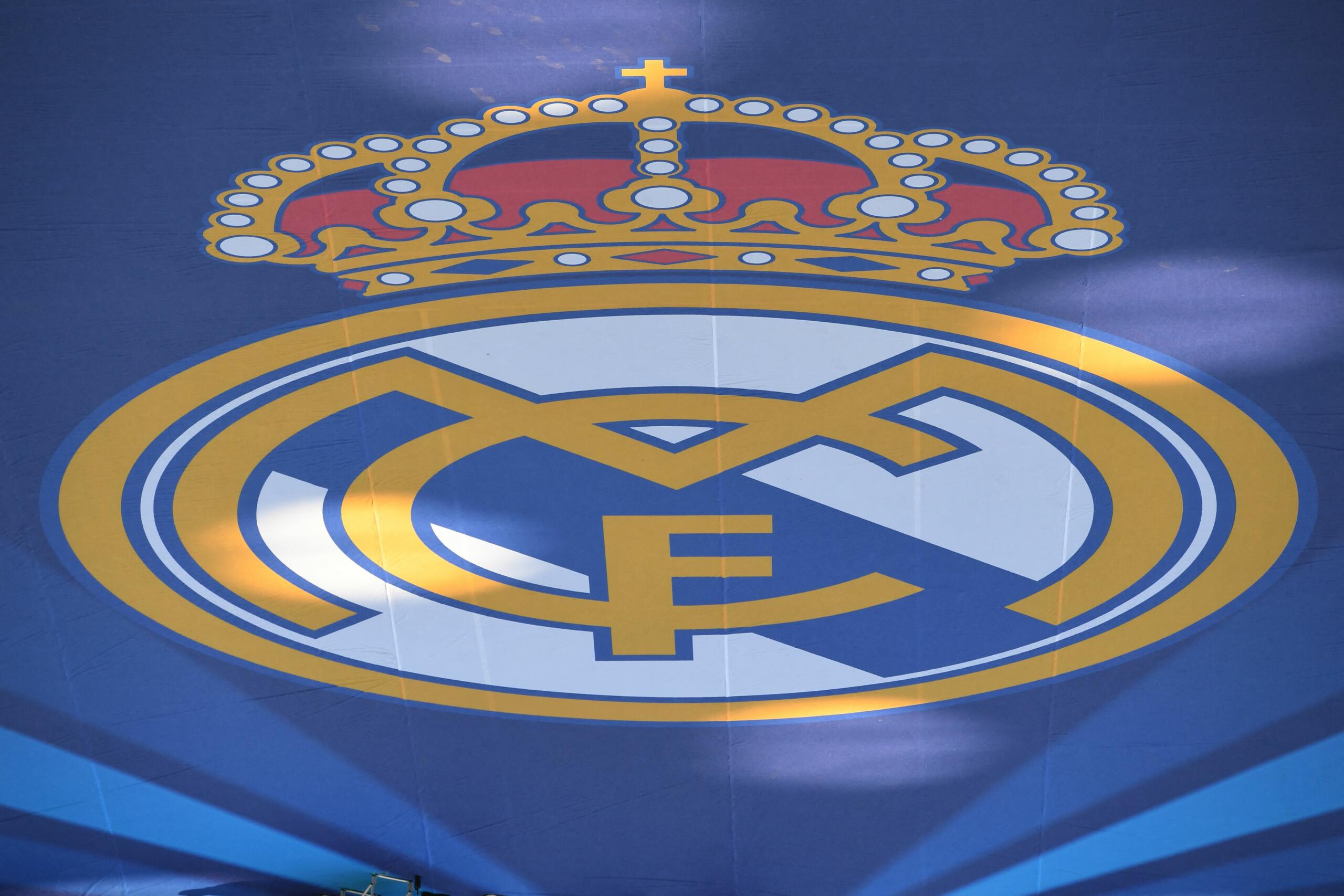 Real Madrid logo