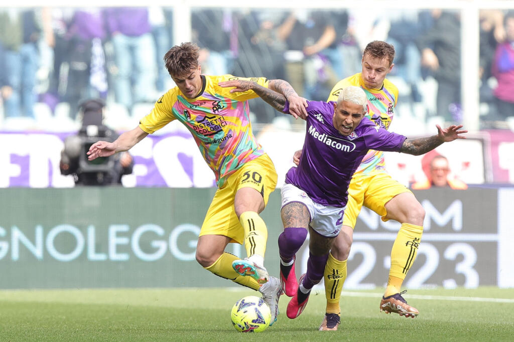 Fiorentina-Spezia 1-1 dopo i primi 45′: Nzola risponde ad un autogol di Wisniewski