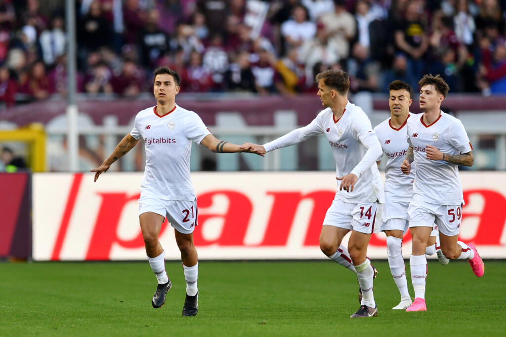 Alla Roma basta Dybala col Toro. Mou terzo. Gaich beffa il Sassuolo