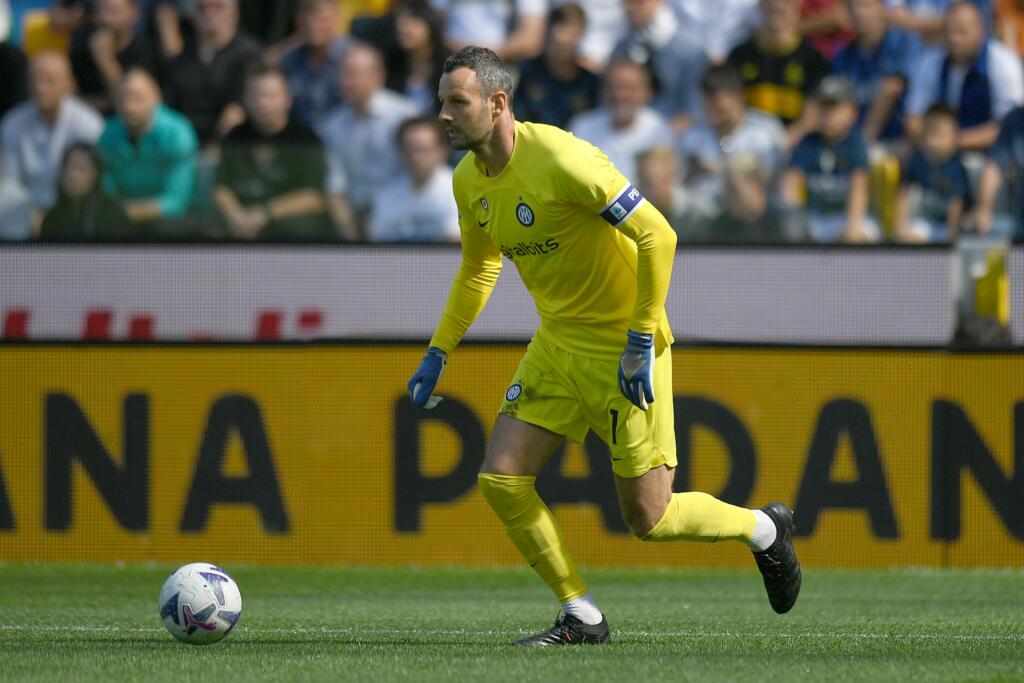 Inter, Handanovic da record: il portiere nerazzurro entra nella storia