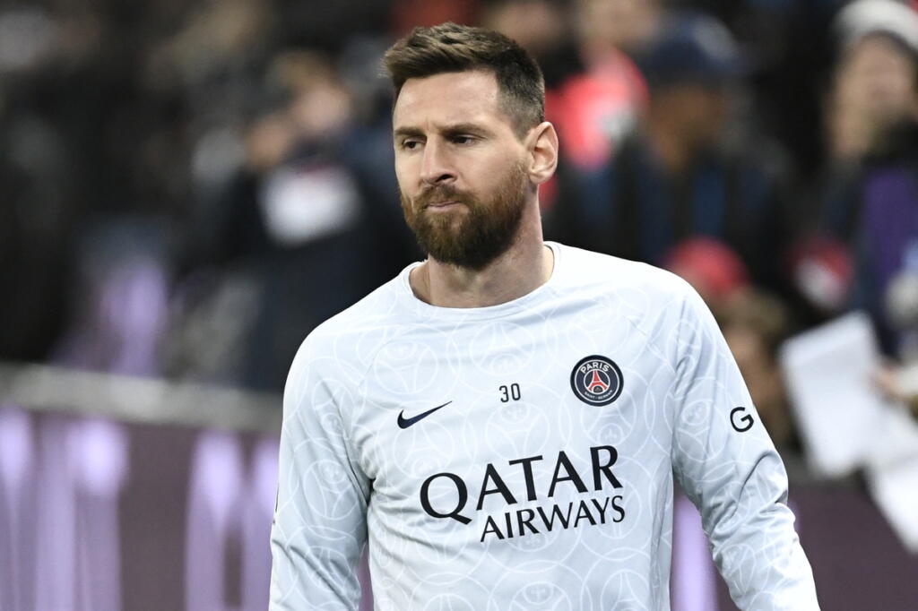 PSG, Messi salta l’allenamento e vola in Arabia Saudita: è gelo