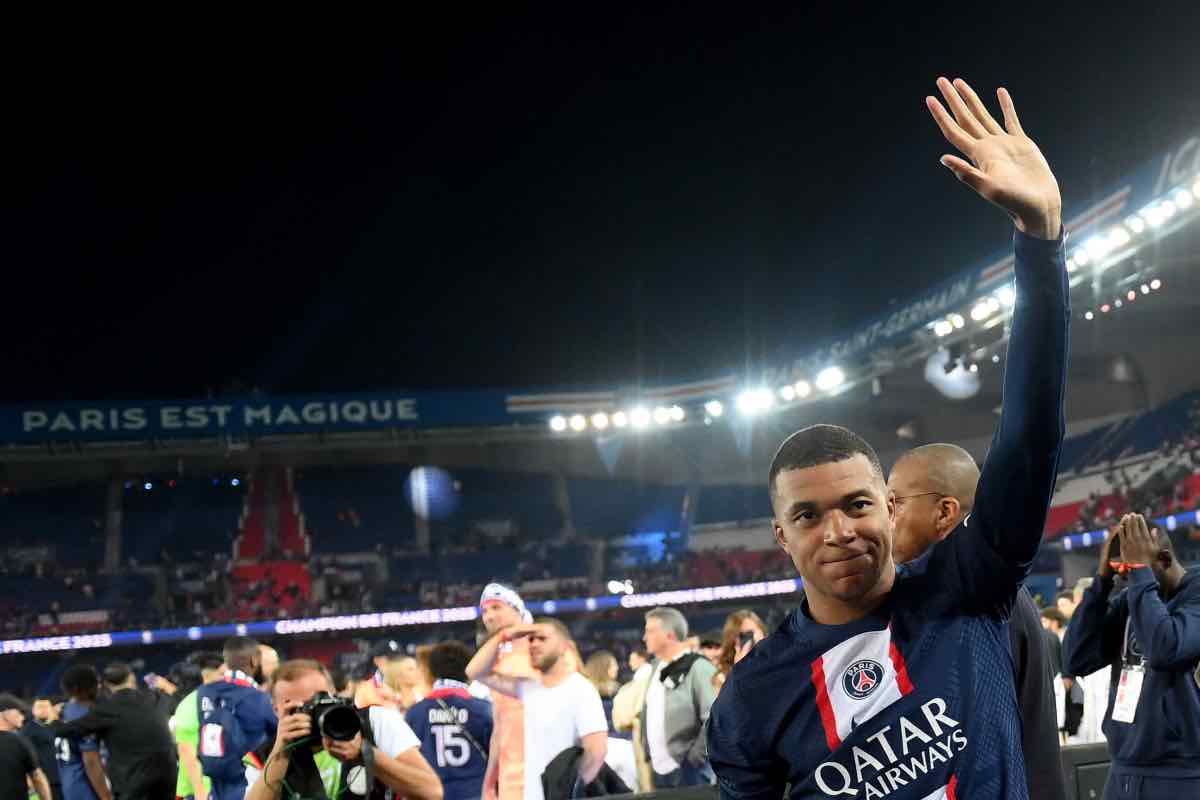 Osimhen assalto PSG partenza Mbappé