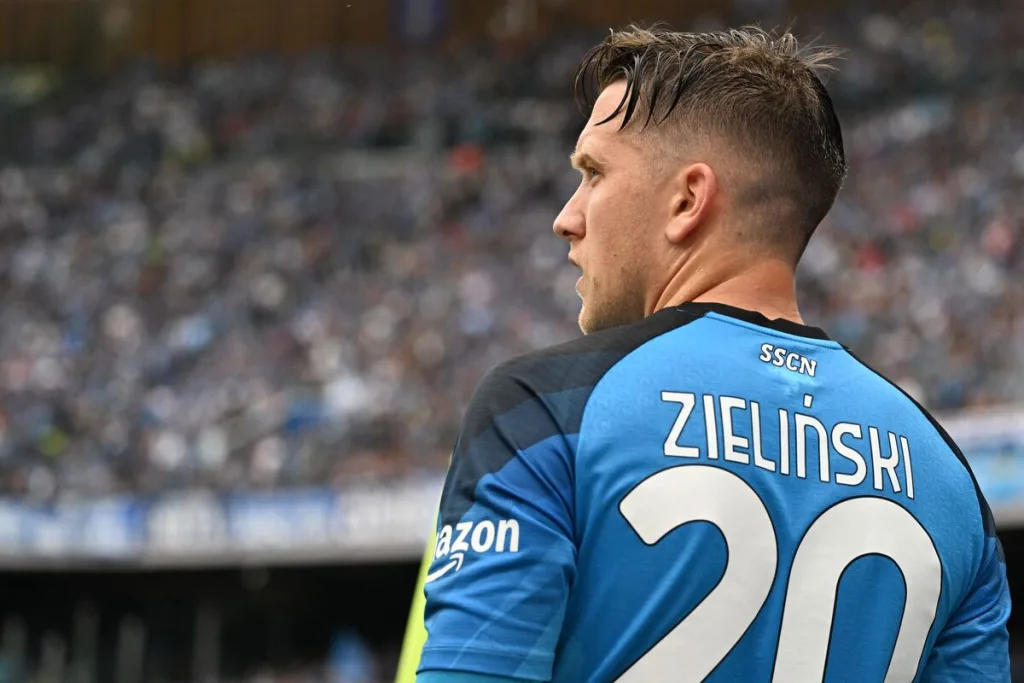 Napoli, Zielinski convinto dall’Al Ahli: ora Veiga e non solo