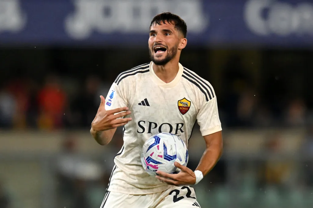 Roma-Milan, Aouar KO: il francese lascia il big match per infortunio