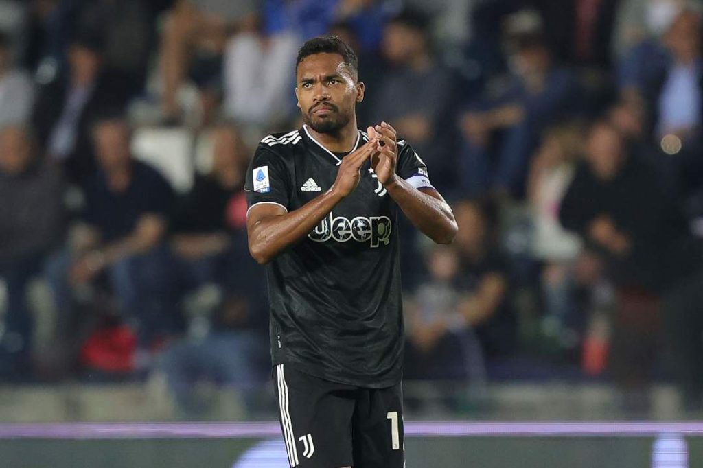 Juventus, per il dopo Alex Sandro spuntano due nomi