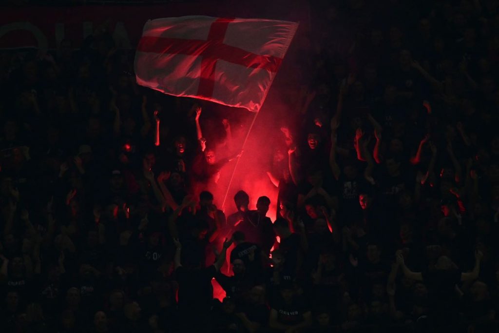 Milan-PSG, scontro tra tifosi ai Navigli: diversi feriti