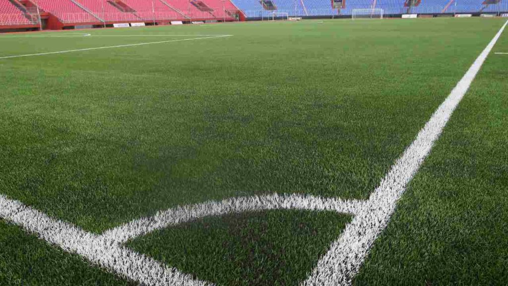 Il terreno di gioco di un campo da calcio