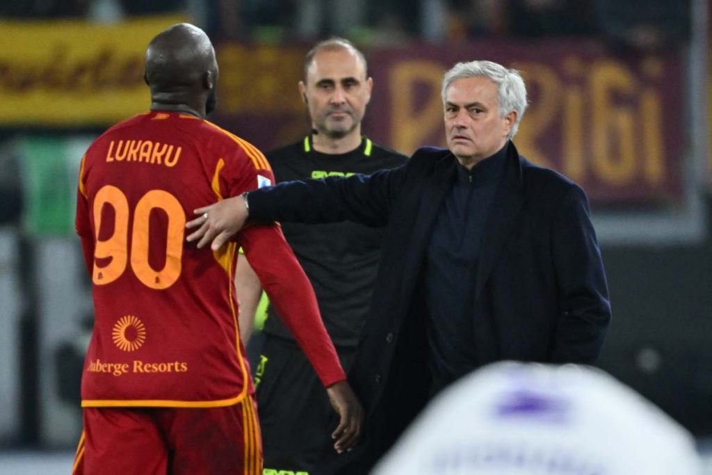 Roma-Fiorentina, caos totale nel finale! Lukaku espulso, e Mou…