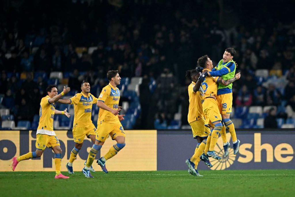 Sogna il Frosinone, tonfo Napoli: ciociari ai quarti di Coppa Italia