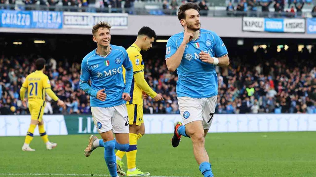 Il Napoli batte 2-1 il Verona in rimonta