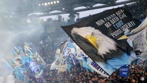 Striscione contro la Lazio all'Olimpico