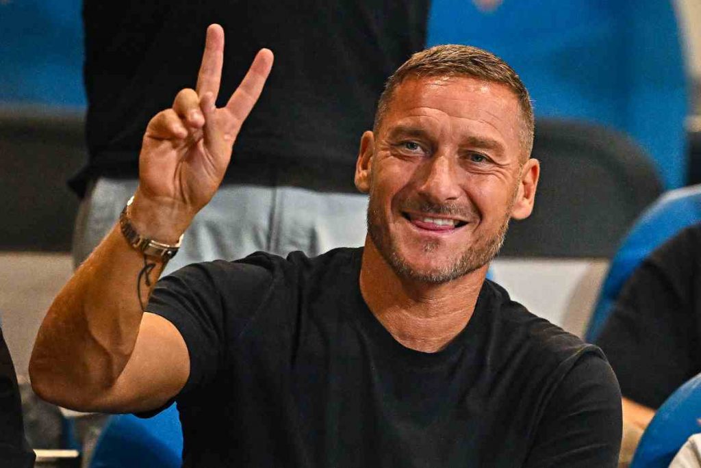 Totti torna alla Roma: l’annuncio in diretta fa impazzire i tifosi