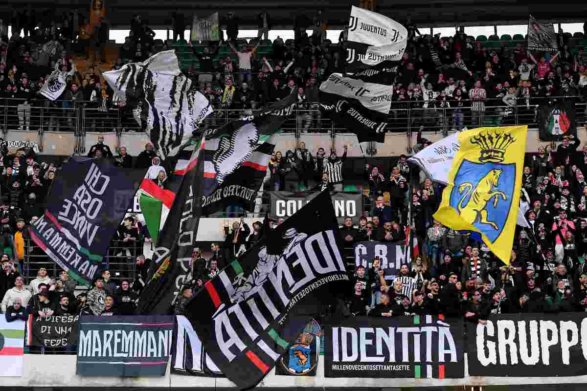 striscione juve a superga