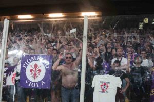 Fiorentina, stangata della UEFA per la finale di Conference League