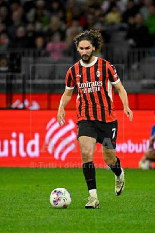 Mercato Fiorentina, idea dal Milan per il centrocampo: piace Adli