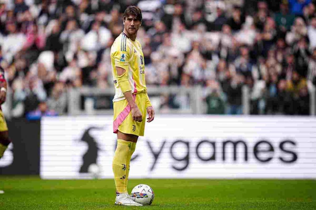 Juventus-Cagliari 1-1, i bianconeri si buttano via: non basta Vlahovic