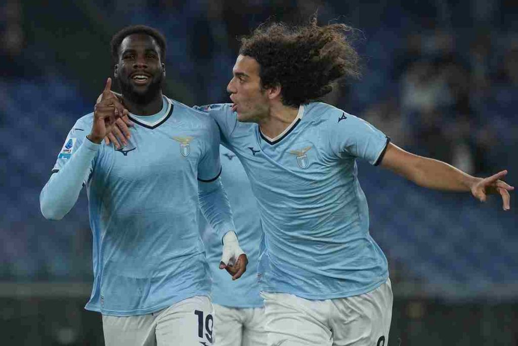 Lazio-Como, le formazioni ufficiali: le scelte di Baroni e Fabregas