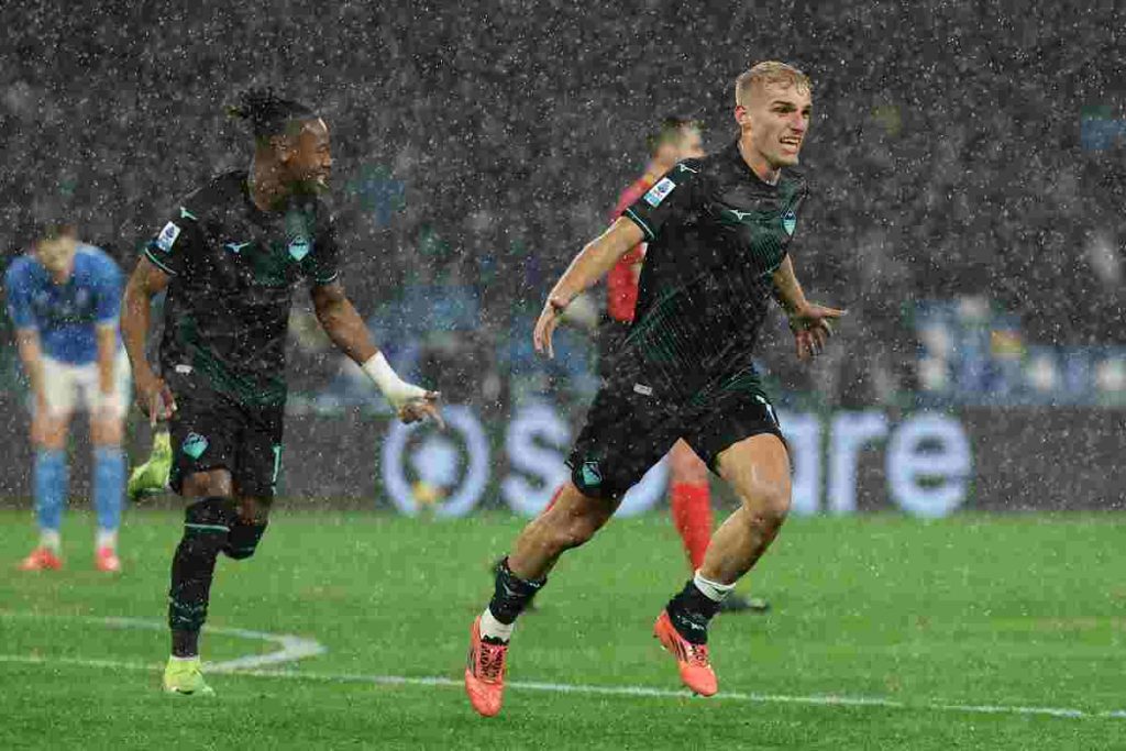 Napoli-Lazio 0-1, delizia di Isaksen: Conte non ritorna in vetta