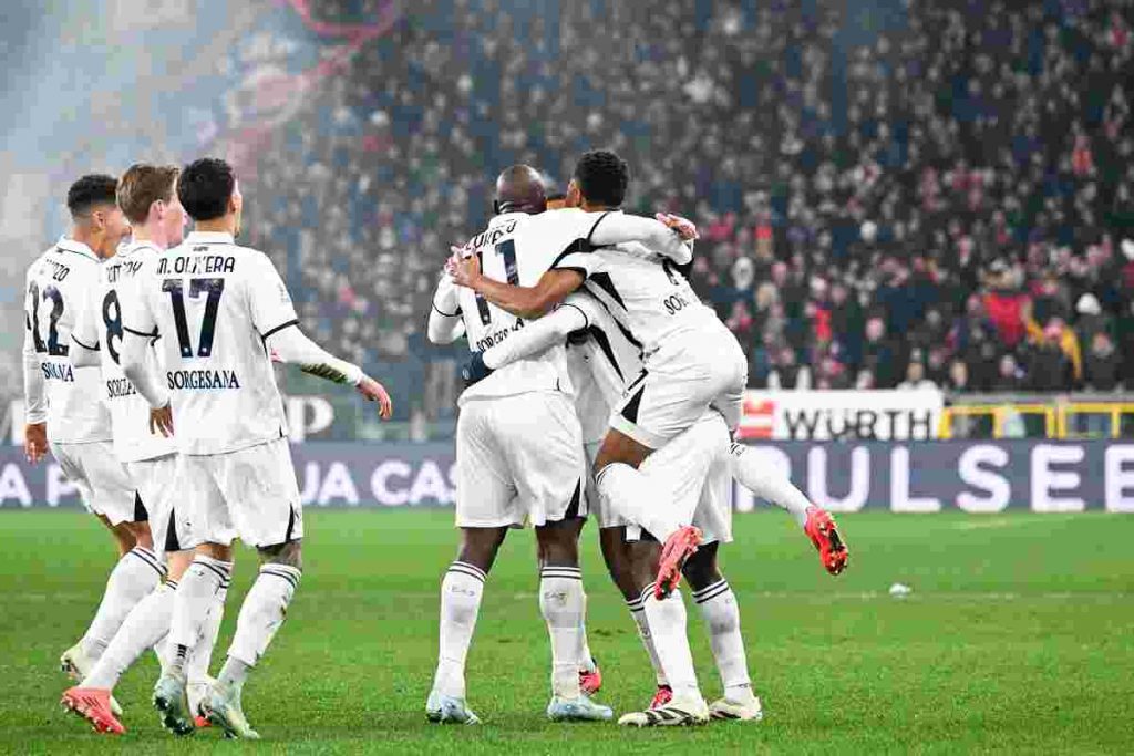 Genoa-Napoli 1-2, Conte soffre ma si prende la vetta a Marassi