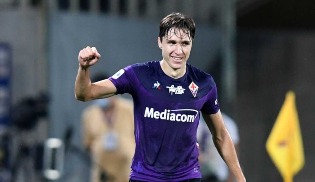 Chi prima arriva, meglio alloggia | La Fiorentina anticipa tutti: dal sogno Chiesa a un doppio rinforzo per la Champions