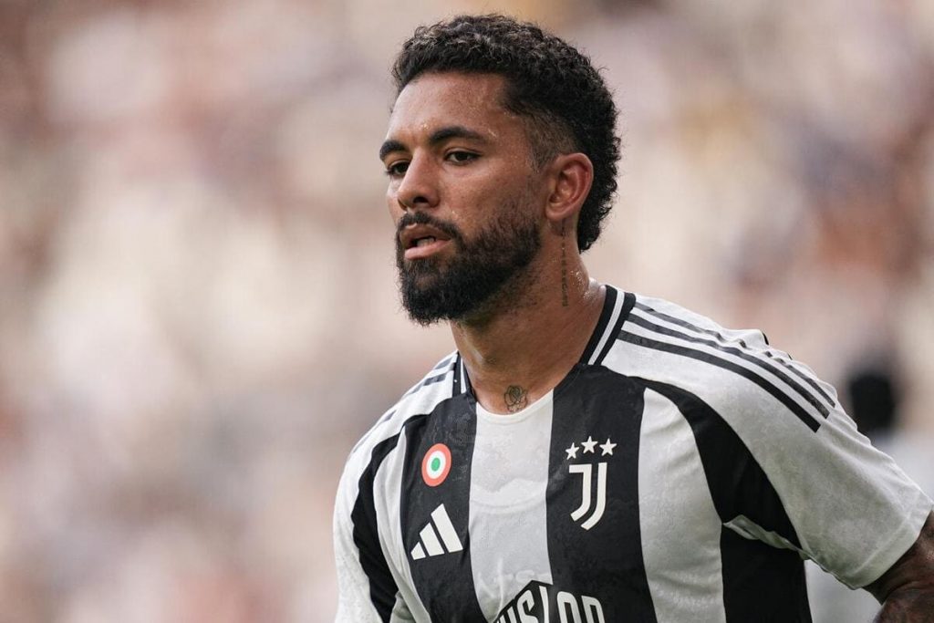 Juventus, sirene inglesi per Douglas Luiz: il ruolo di Kia Joorabchian